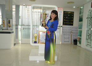Đội ngũ cán bộ